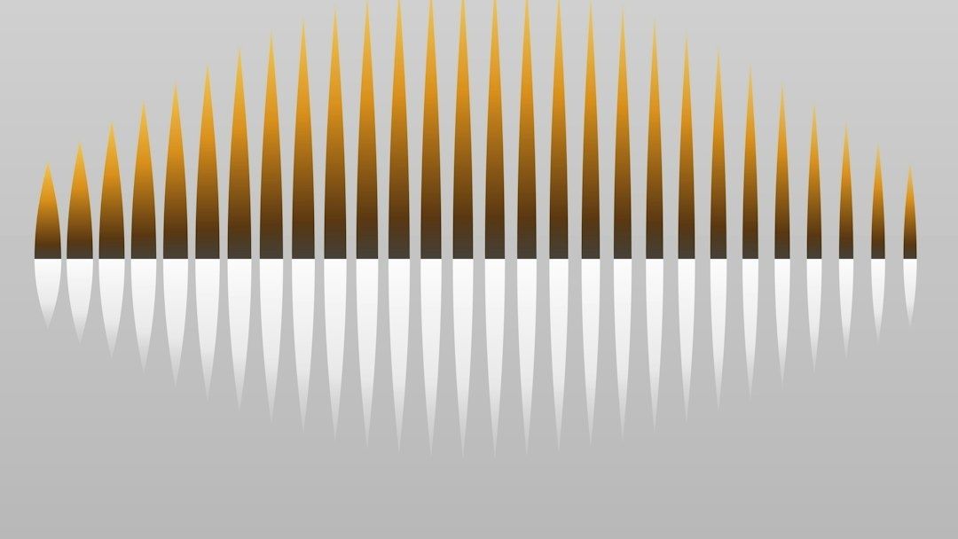 Abstrakte Darstellung überlagerter Wellenformen in Gold, Schwarz und Grau